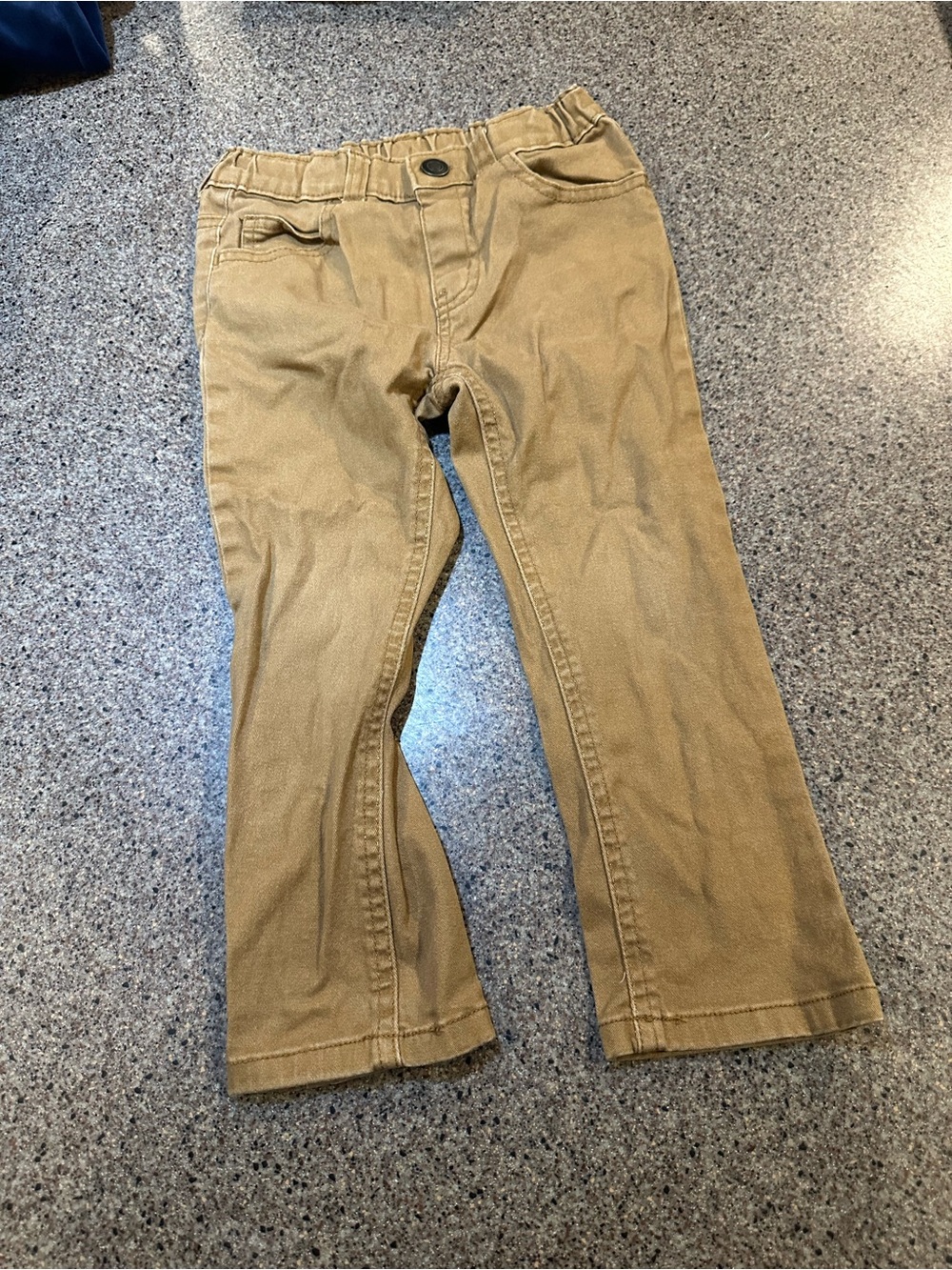 Classic Straight-Leg Pants in Khaki